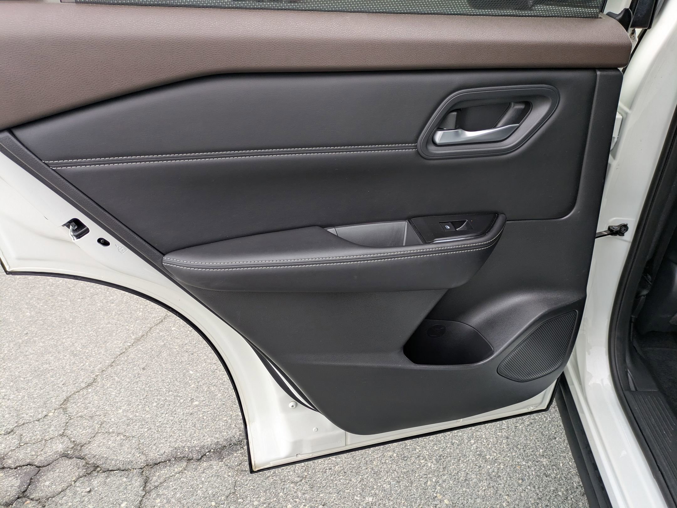 2023 Nissan Rogue SV photo 30