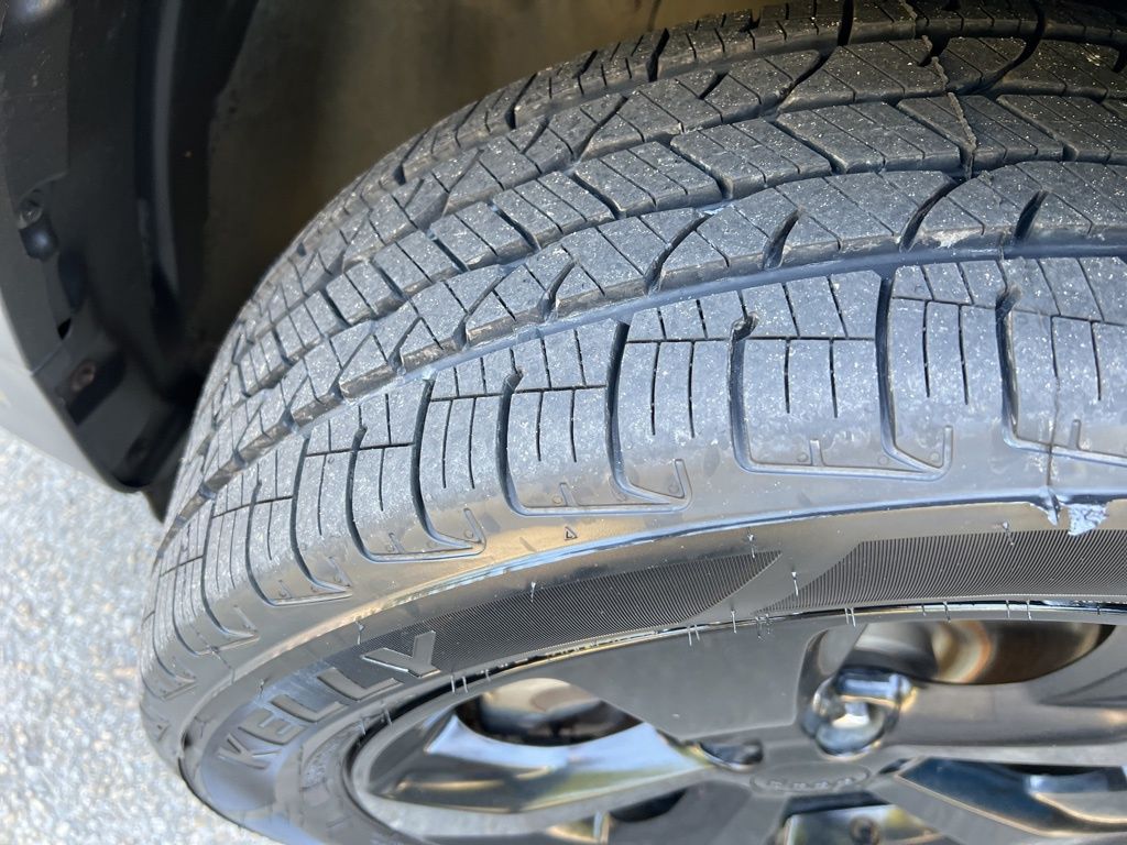 2020 Jeep Cherokee Altitude photo 37