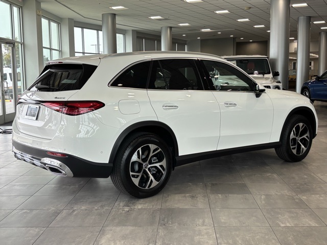 2026 Mercedes Benz GLC 350e 4MATIC photo 2
