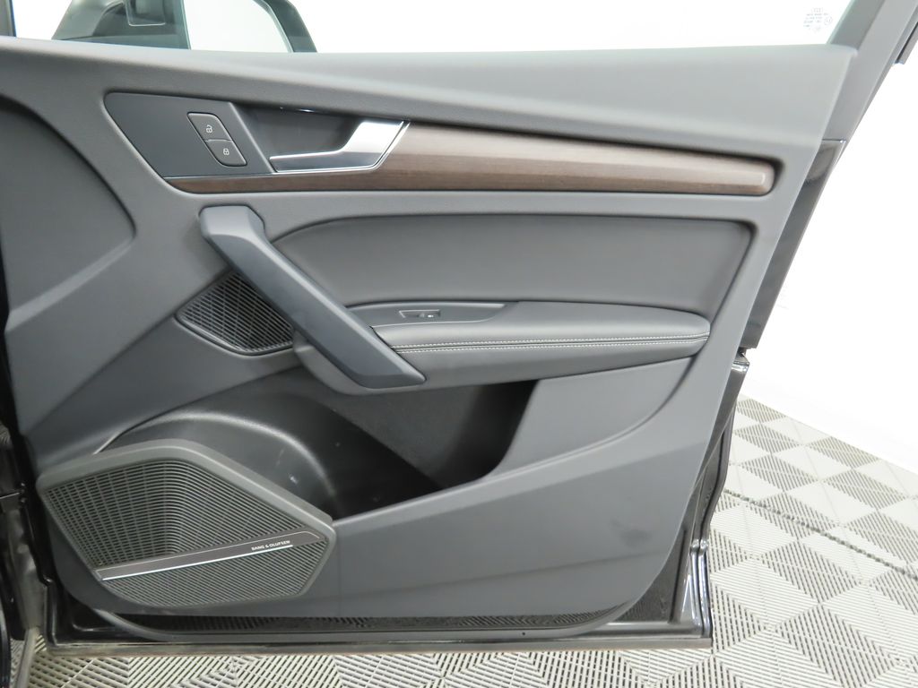 2023 Audi Q5 S line Premium Plus photo 24