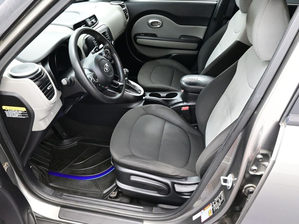 2016 Kia Soul Base photo 11
