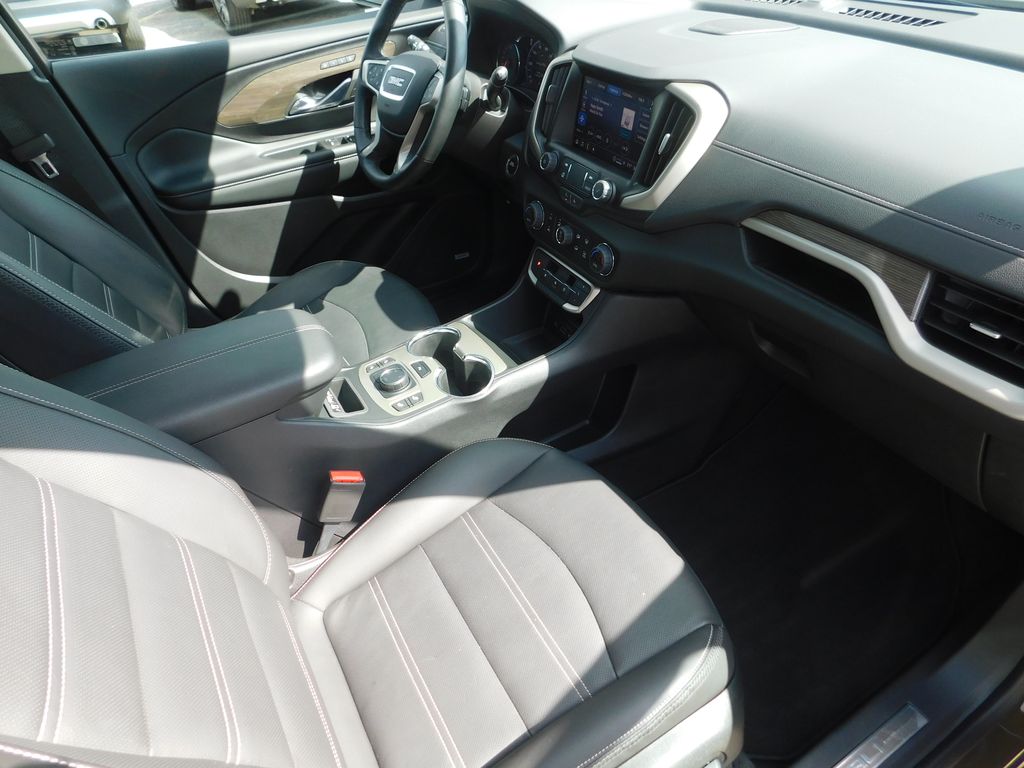 2024 Gmc Terrain Denali photo 11