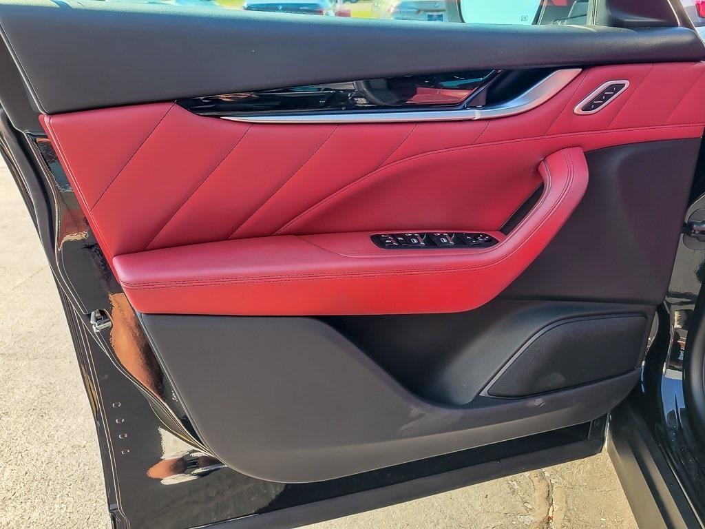 2021 Maserati Levante Base photo 19