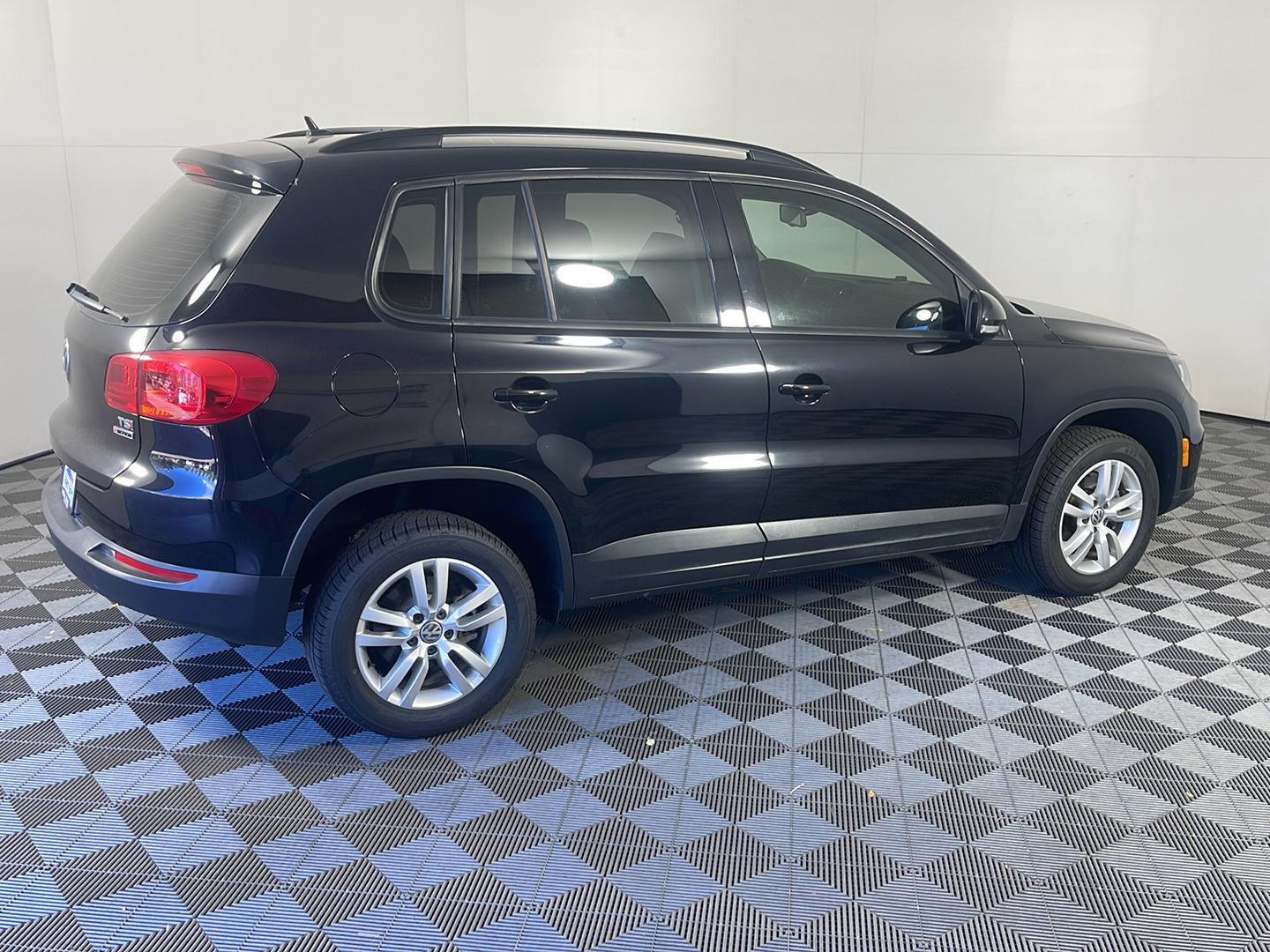 2016 Volkswagen Tiguan S photo 5