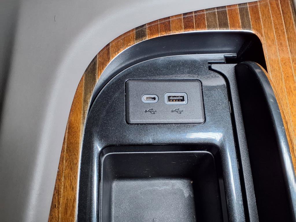 2023 Cadillac Escalade ESV Sport Platinum photo 6