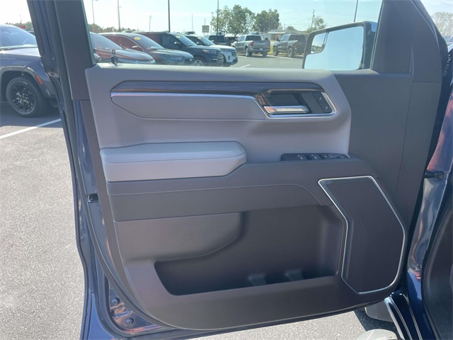 2023 Chevrolet Silverado 1500 LT photo 13