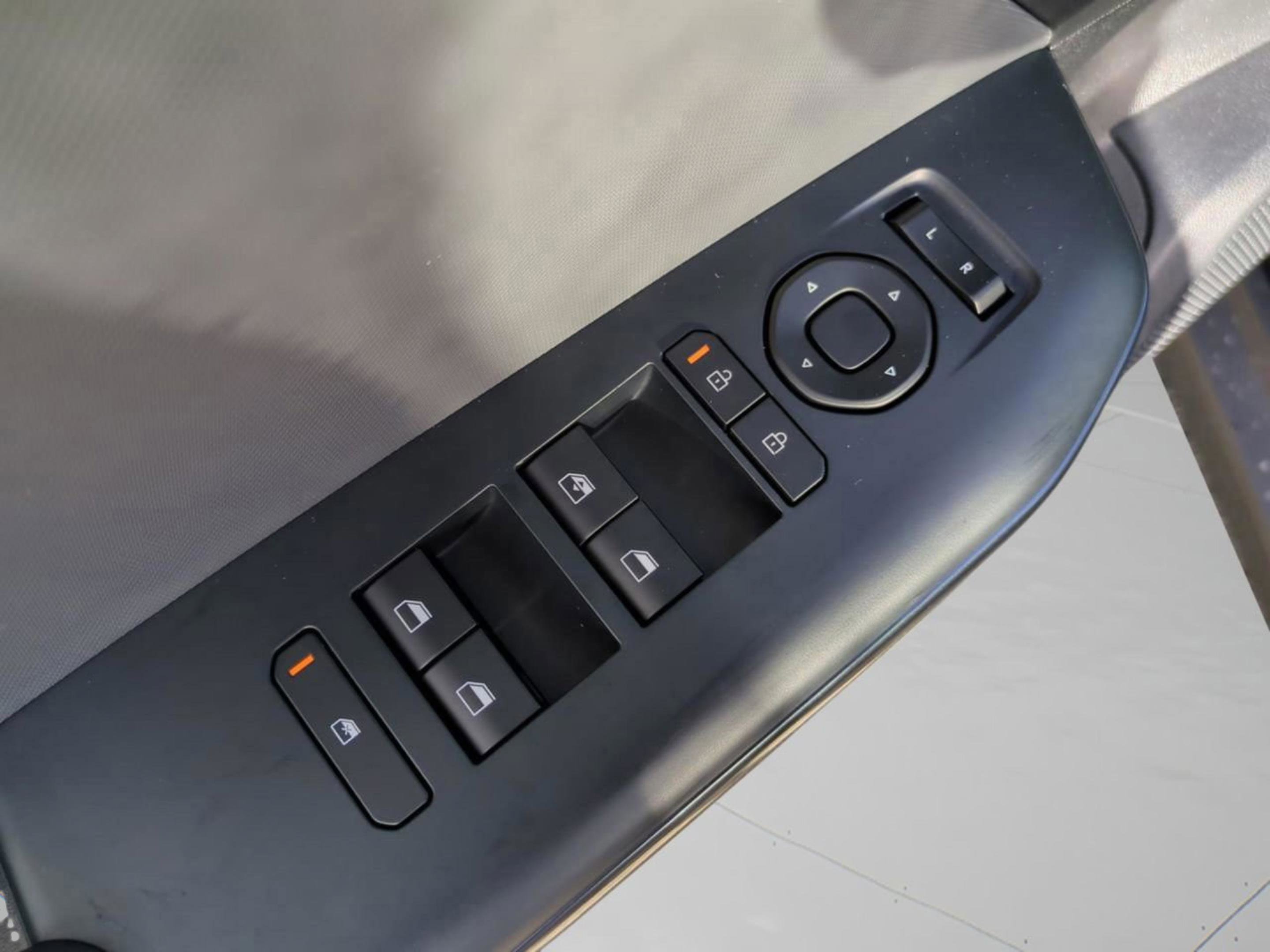 2025 Kia K4 LX photo 18