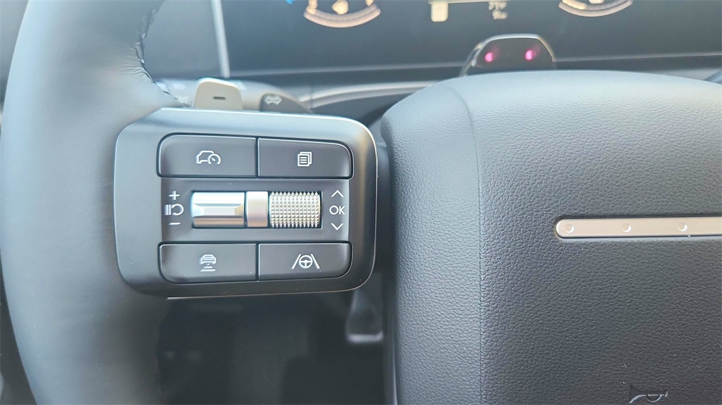 2025 Hyundai Santa Fe SEL photo 12