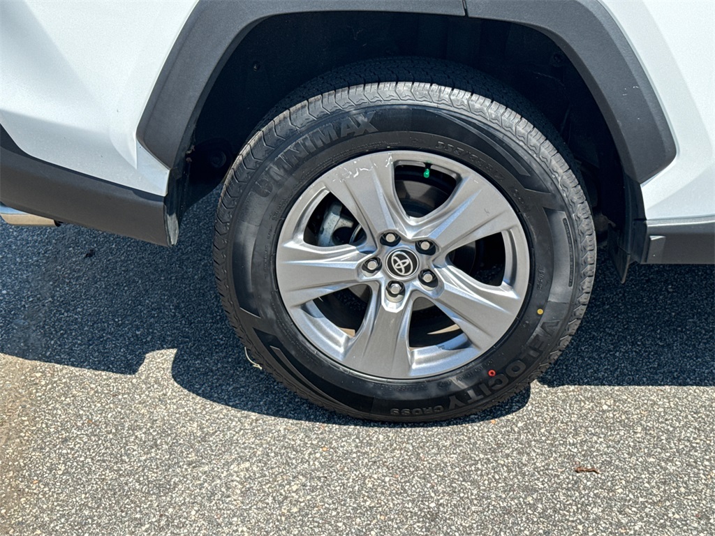 2022 Toyota RAV4 XLE photo 15