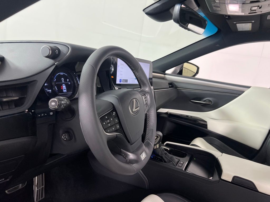 2023 Lexus ES 300h photo 19