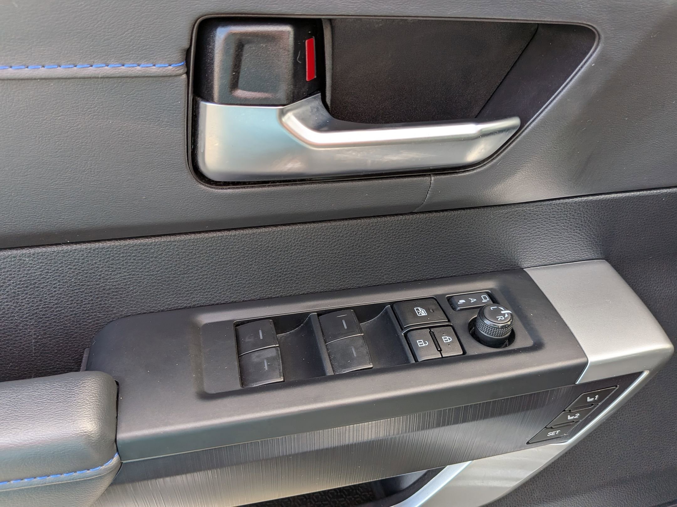 2023 Toyota Sequoia Platinum photo 14