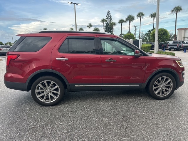 2017 Ford Explorer Limited photo 2