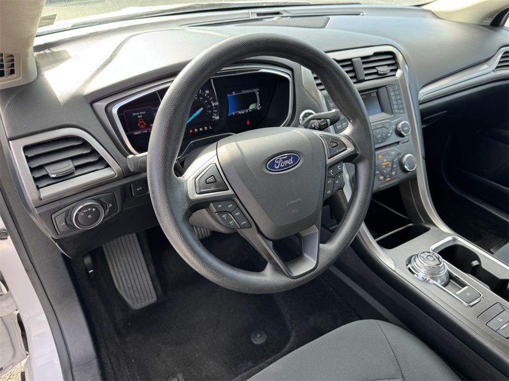 2018 Ford Fusion Hybrid SE photo 2