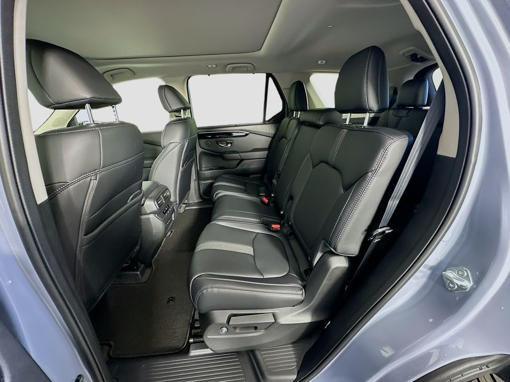 2025 Honda Pilot Touring photo 14