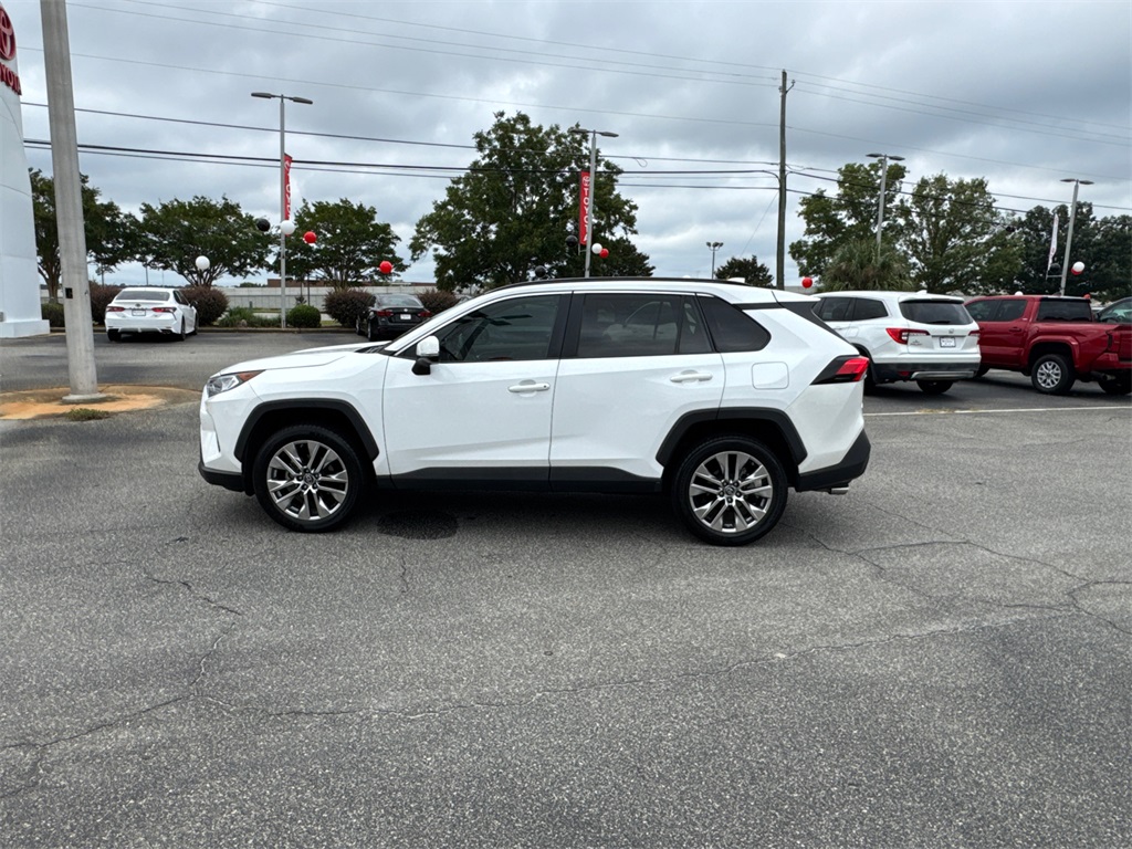 2019 Toyota RAV4 XLE Premium photo 6