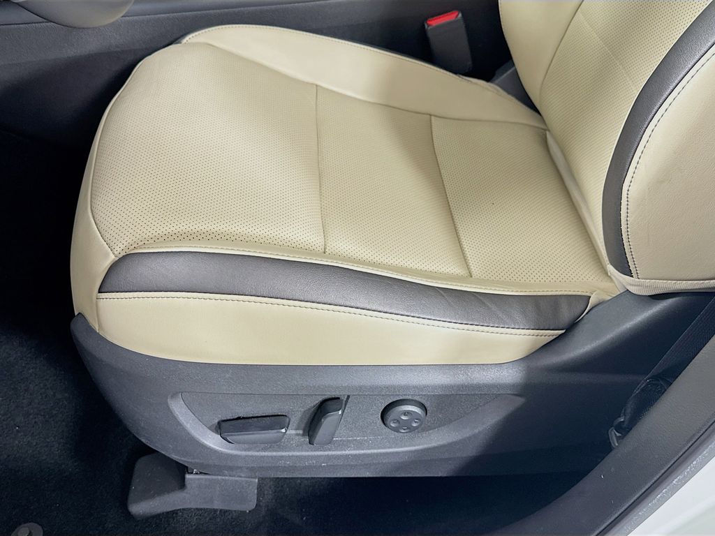2022 Infiniti QX50 Luxe photo 19