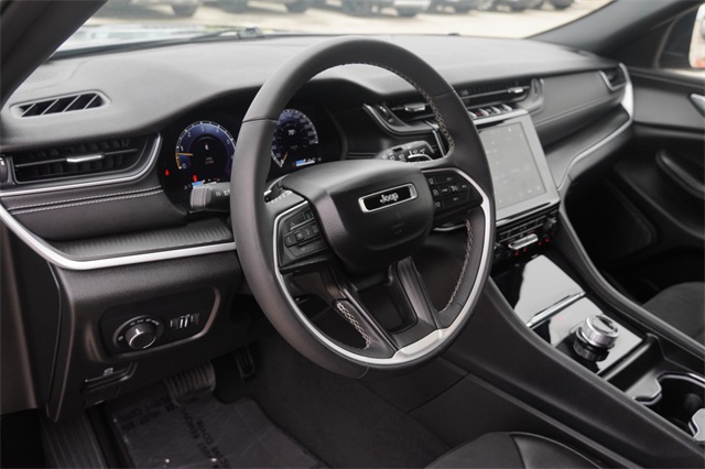 2024 Jeep Grand Cherokee Altitude photo 16