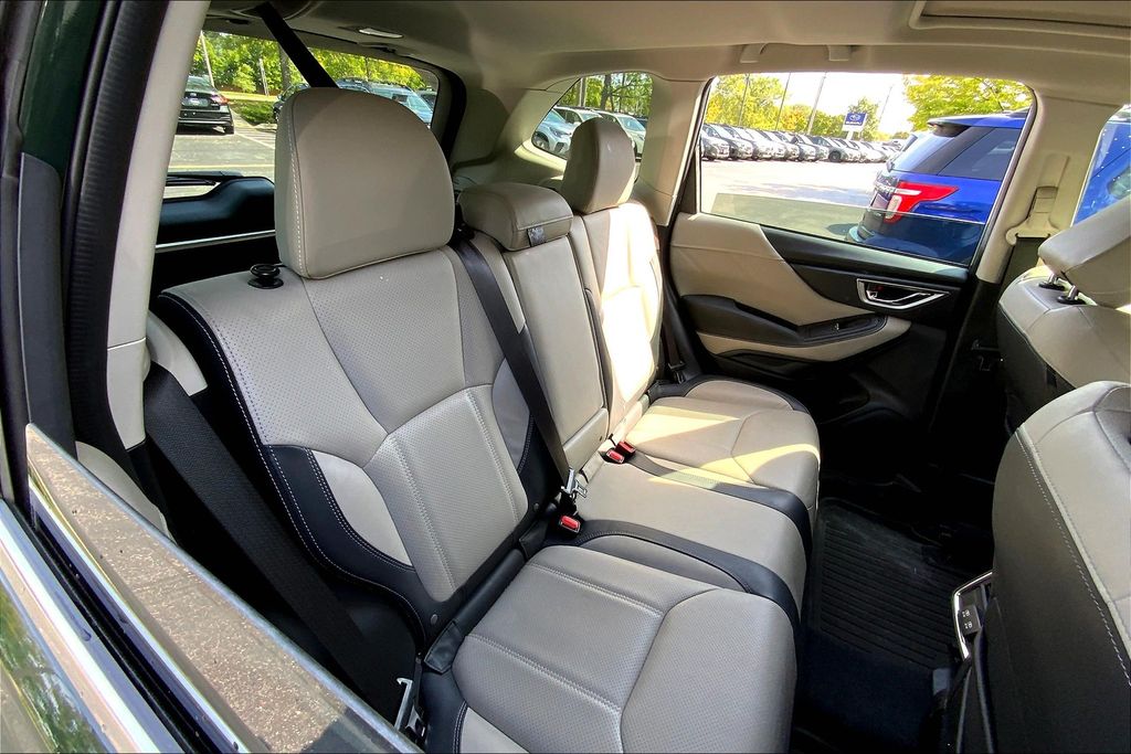 2022 Subaru Forester Limited photo 23