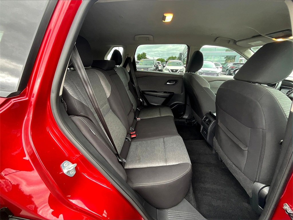 2023 Nissan Rogue SV photo 12