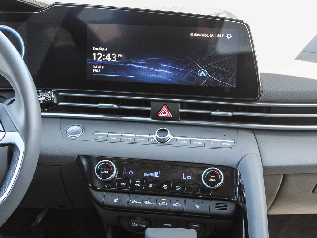2023 Hyundai Elantra SEL photo 12