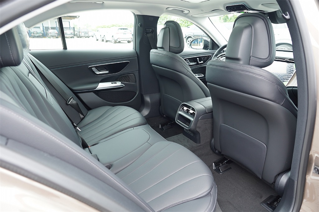 2026 Mercedes Benz E 350 photo 14