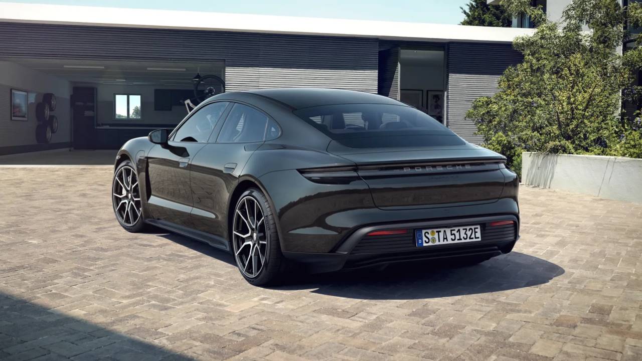 2024 Porsche Taycan 4S photo 2