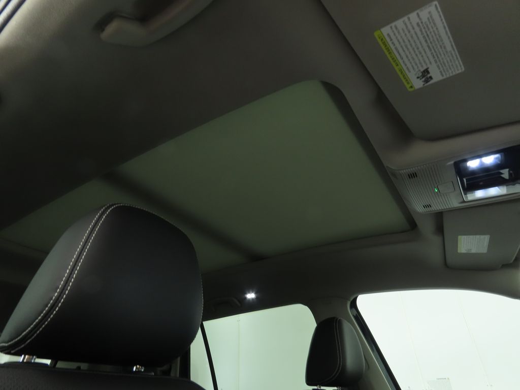2026 Volkswagen Atlas SE Technology photo 18
