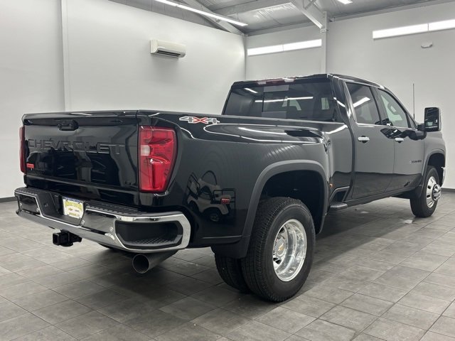 2026 Chevrolet Silverado 3500HD LTZ photo 2