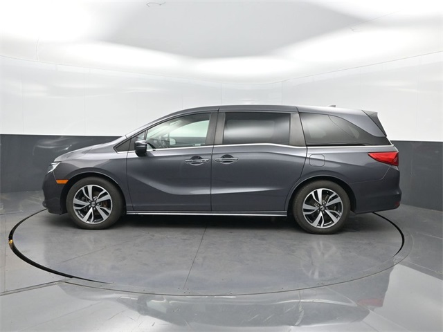 2021 Honda Odyssey Touring photo 2