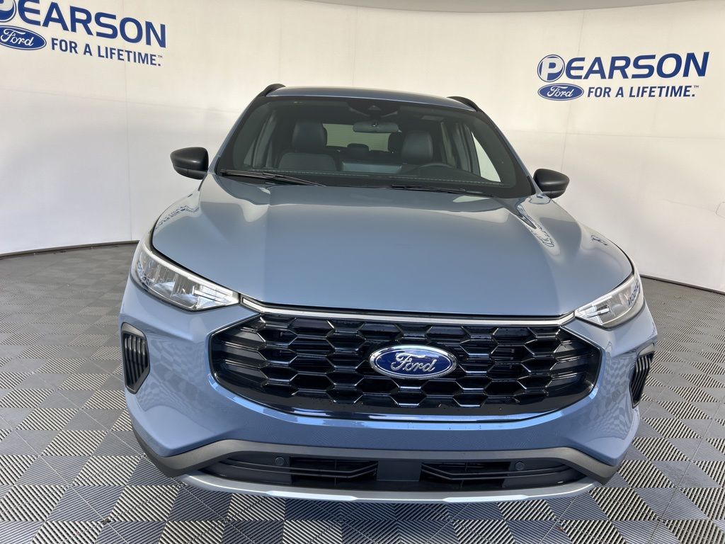 2026 Ford Escape ST-Line photo 2