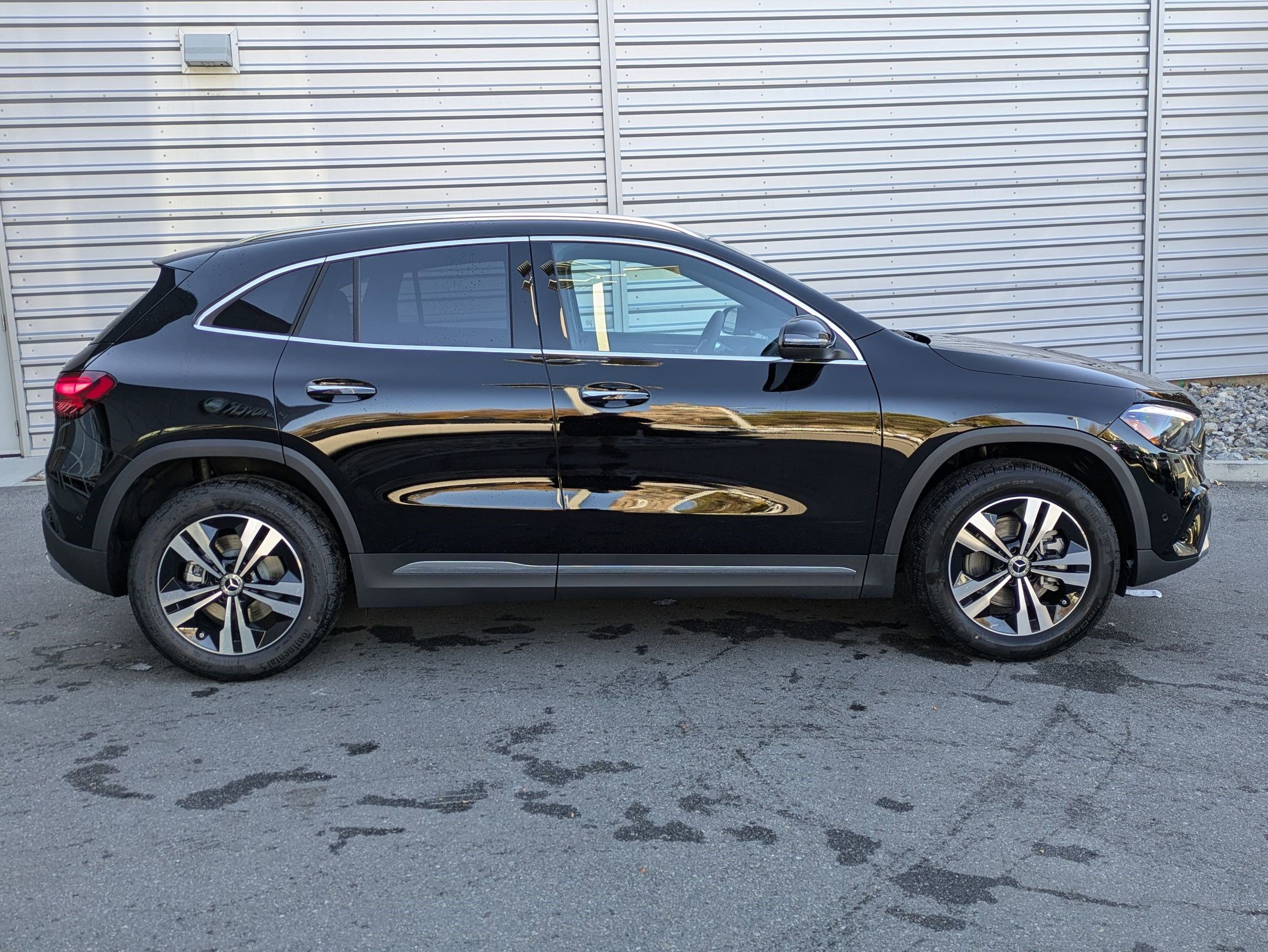 2025 Mercedes Benz GLA 250 4MATIC photo 2