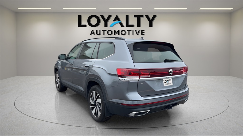 2024 Volkswagen Atlas SE Technology photo 2
