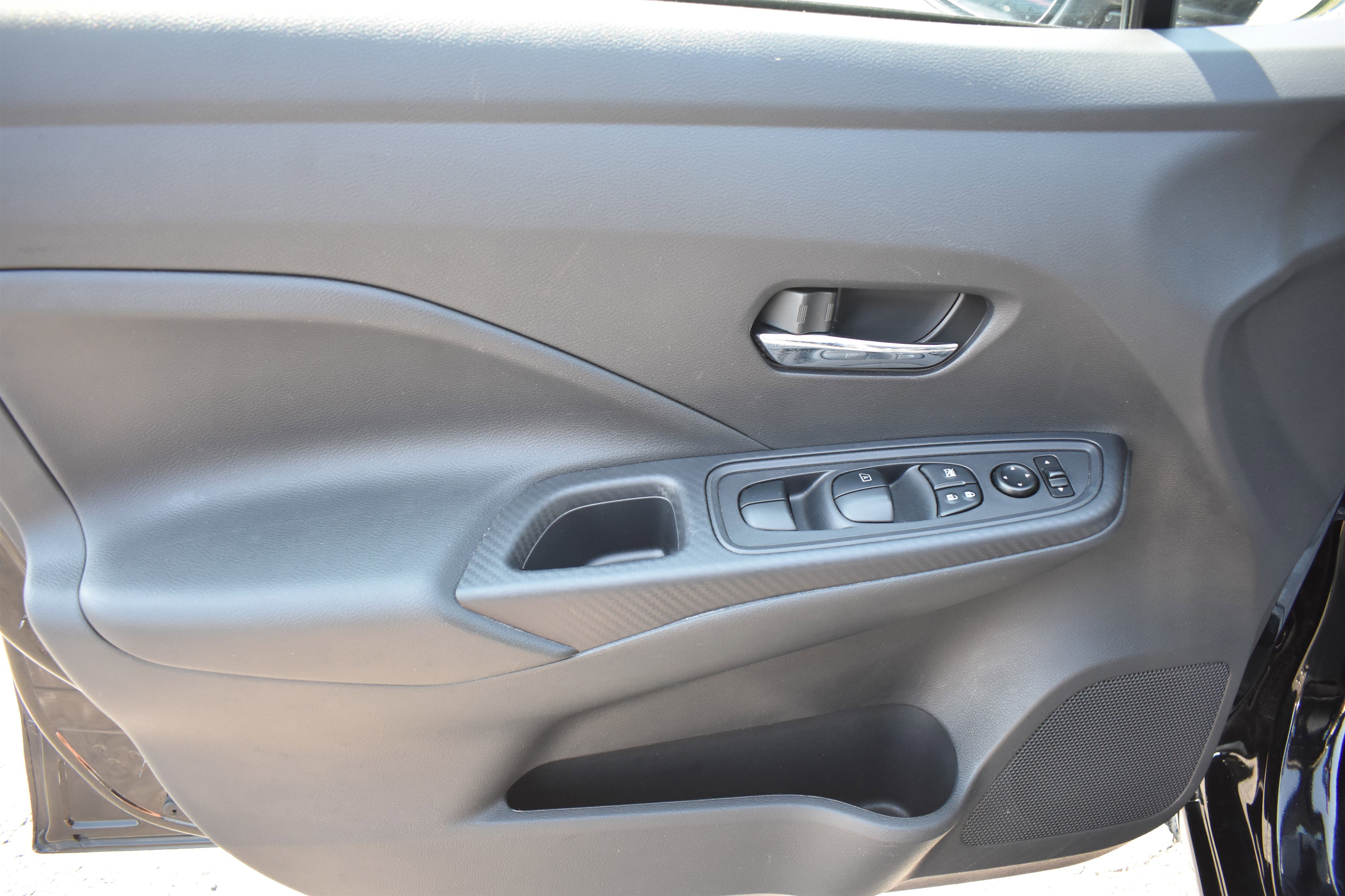 2024 Nissan Versa SV photo 5