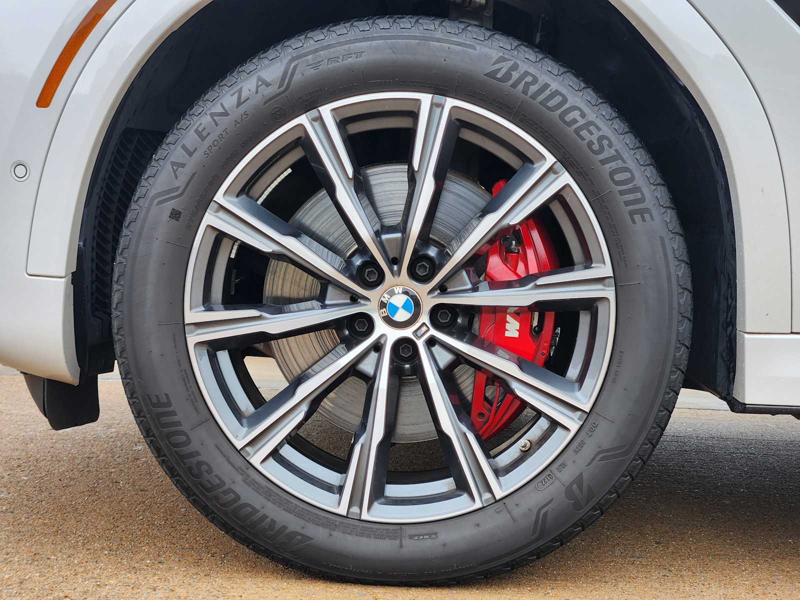 2023 Bmw X6 xDrive40i photo 2