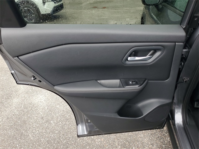 2026 Nissan Rogue SV photo 22