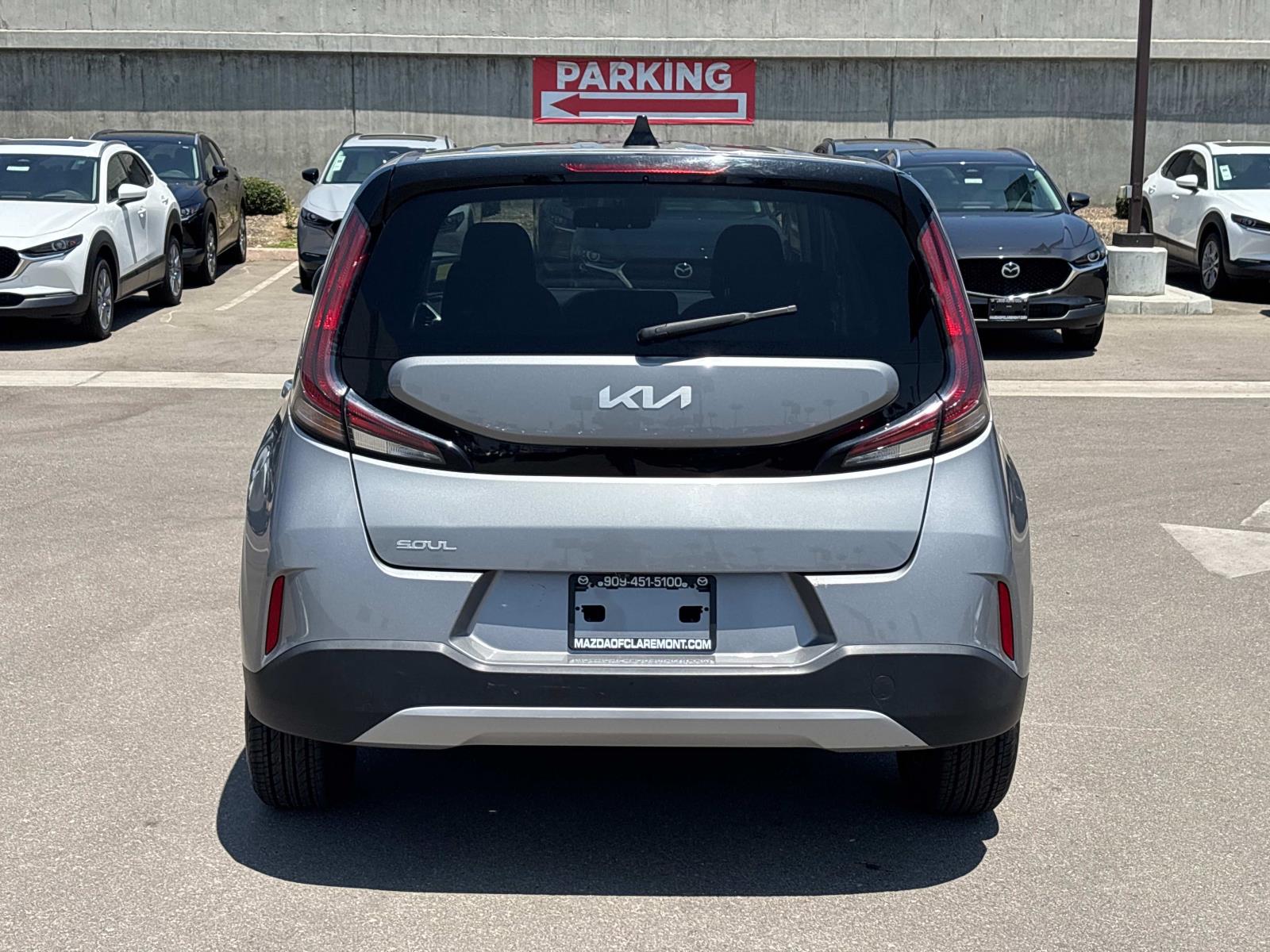 2023 Kia Soul LX photo 3