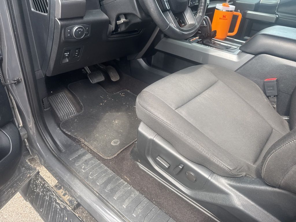 2020 Ford F-150 XLT photo 16