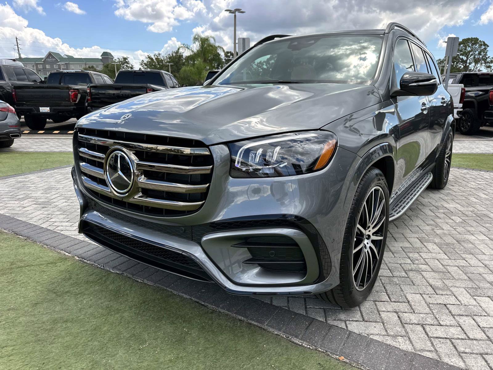 2026 Mercedes Benz GLS 580 4MATIC photo 7