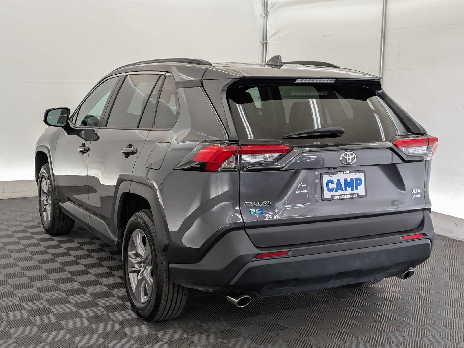 2024 Toyota RAV4 XLE photo 3