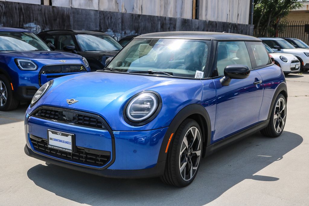 2025 Mini Cooper Signature photo 3