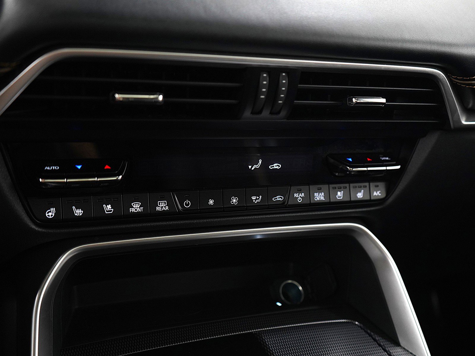 2024 Mazda CX-90 Premium Plus photo 24