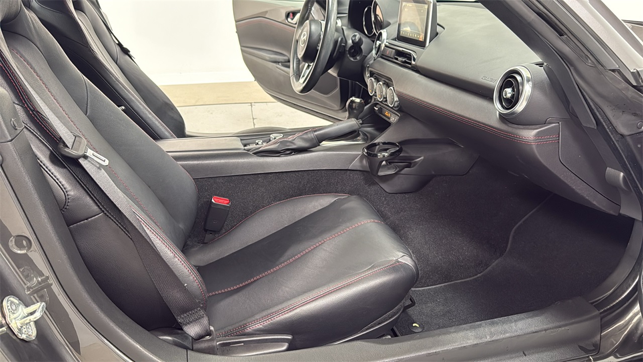 2017 Mazda MX-5 Miata RF Miata Grand Touring photo 16