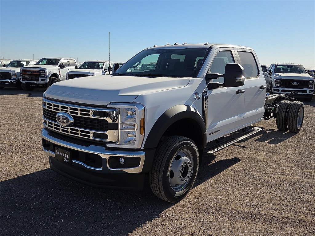 2026 Ford F-550 Super Duty Chassis Cab XL's photo
