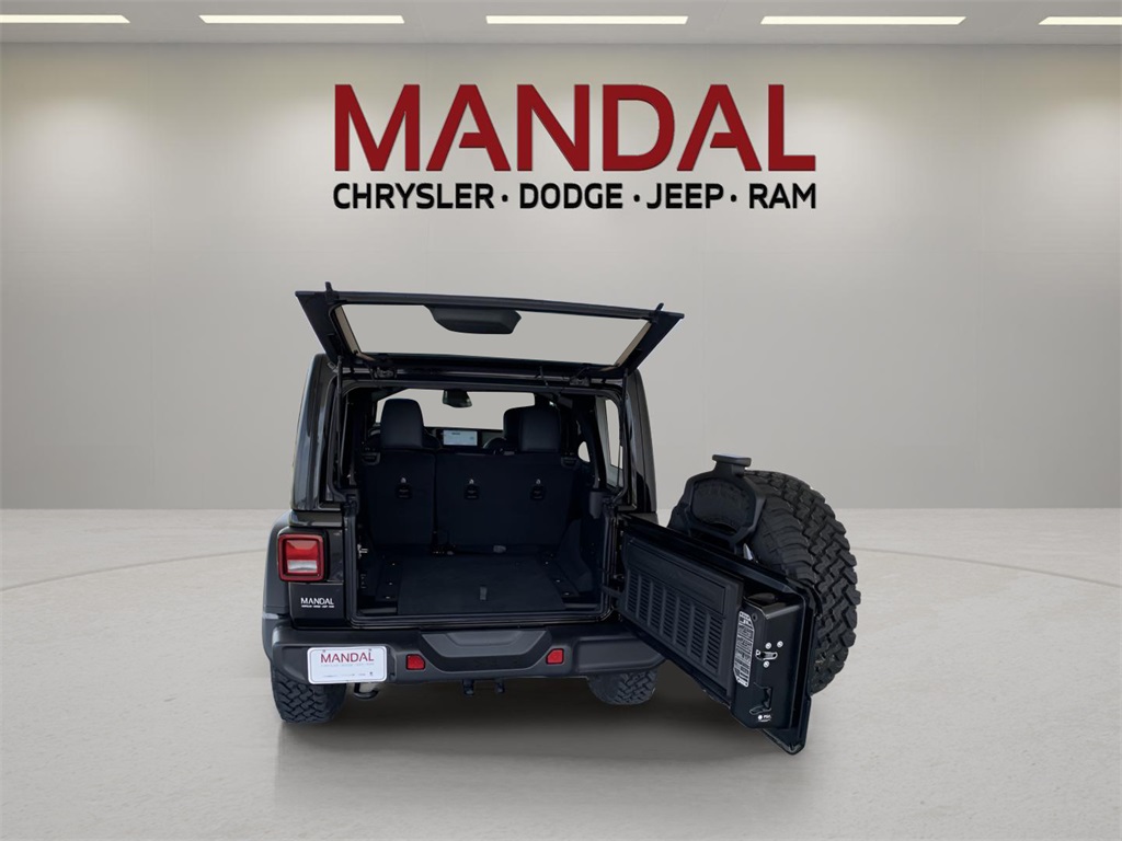 2025 Jeep Wrangler Willys photo 19