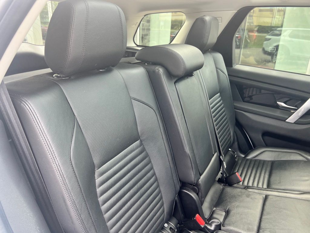 2020 Land Rover Discovery Sport S photo 27