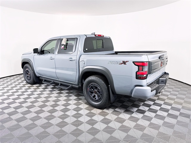 2025 Nissan Frontier PRO-X photo 3