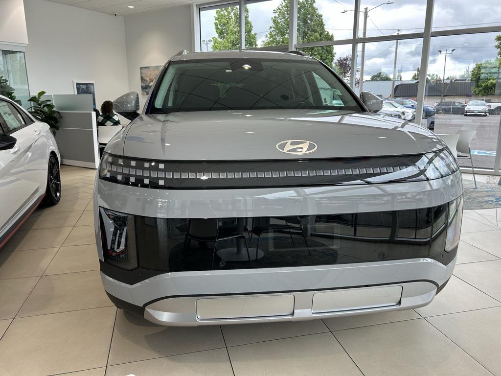 2026 Hyundai Ioniq photo 3