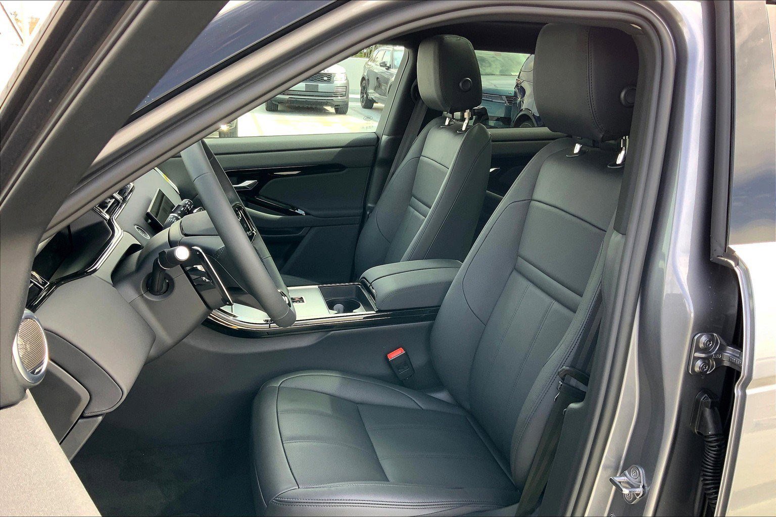 2026 Land Rover Range Rover Evoque S photo 5