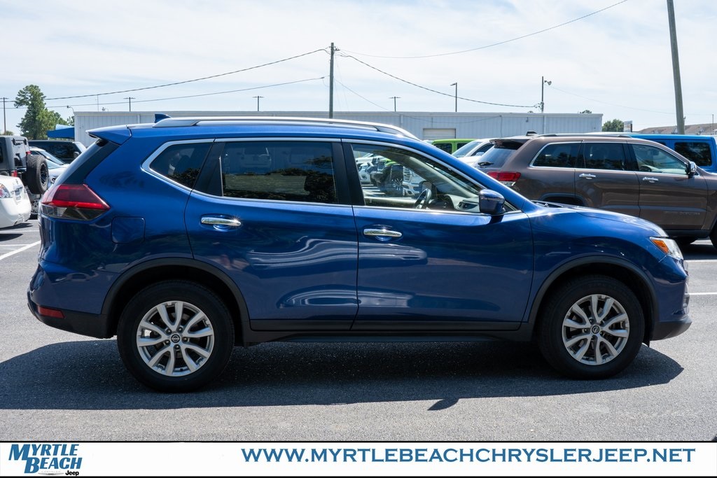 2019 Nissan Rogue SV photo 7