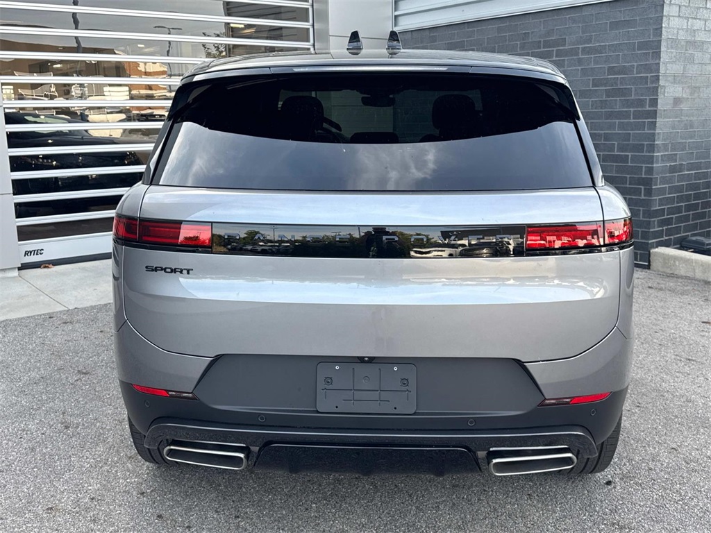 2025 Land Rover Range Rover Sport SE photo 5